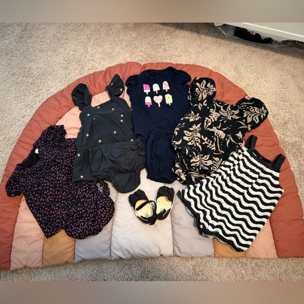 Baby Gap Black clothing bundle